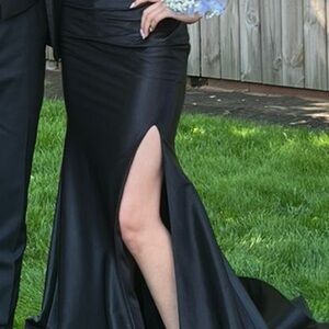Elegant Black Evening Gown